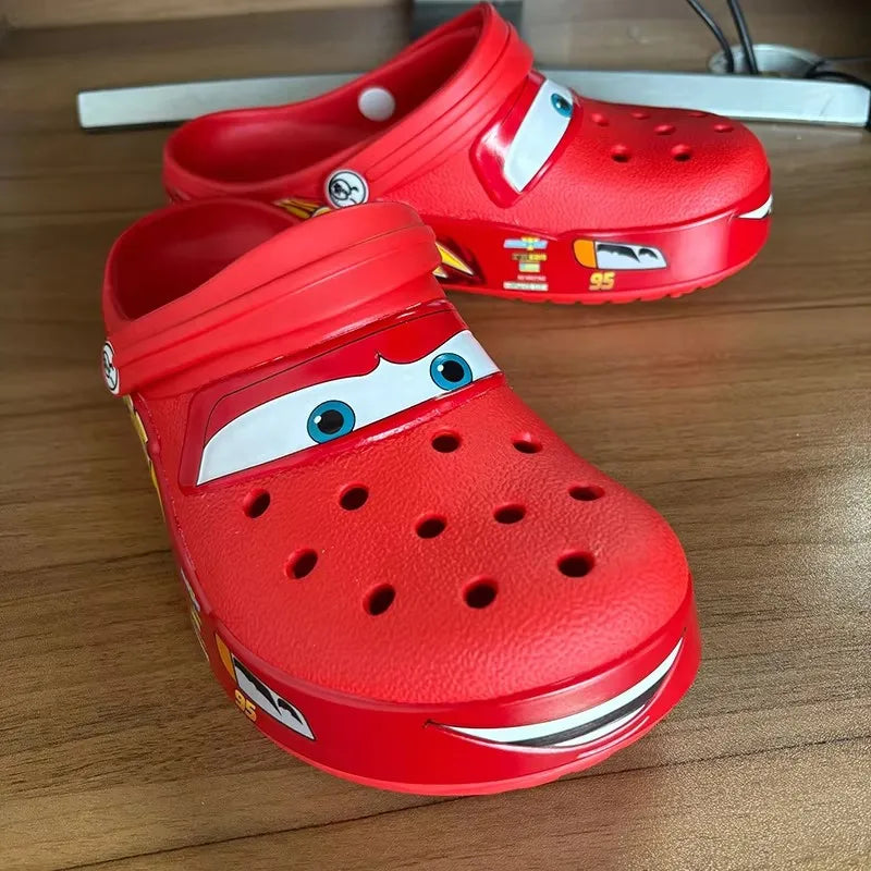 Zapatillas de verano Mcqueen Man Pixar para hombre, impermeables, para exteriores, playa, con agujeros, EVA, sandalias, chanclas de coche para mujer, regalo para niño
